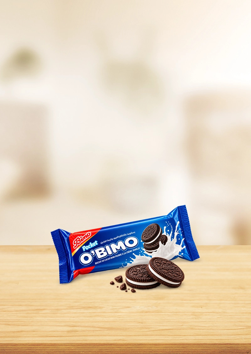Biscuits au cacao noir fourrés à la crème de vanille